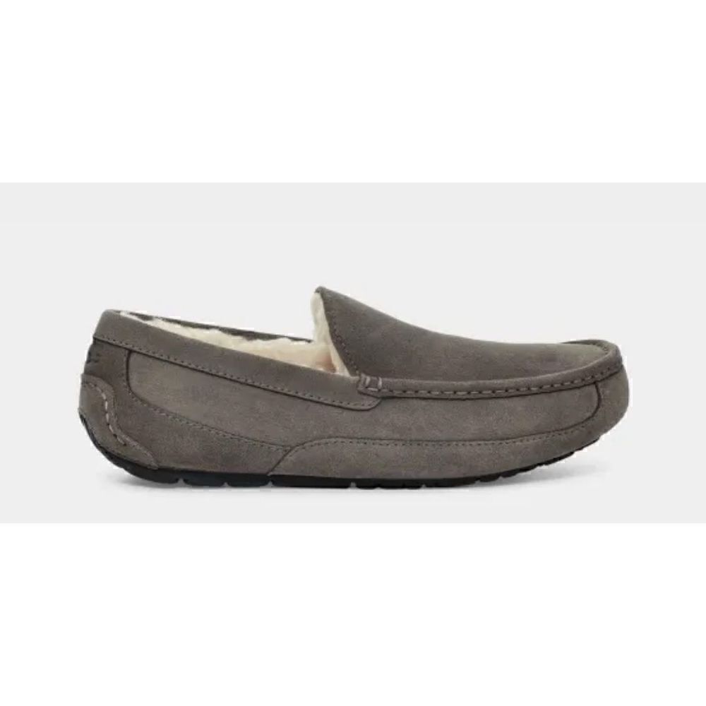 Ugg Ascot Slipper in Grey NWOB Size 17